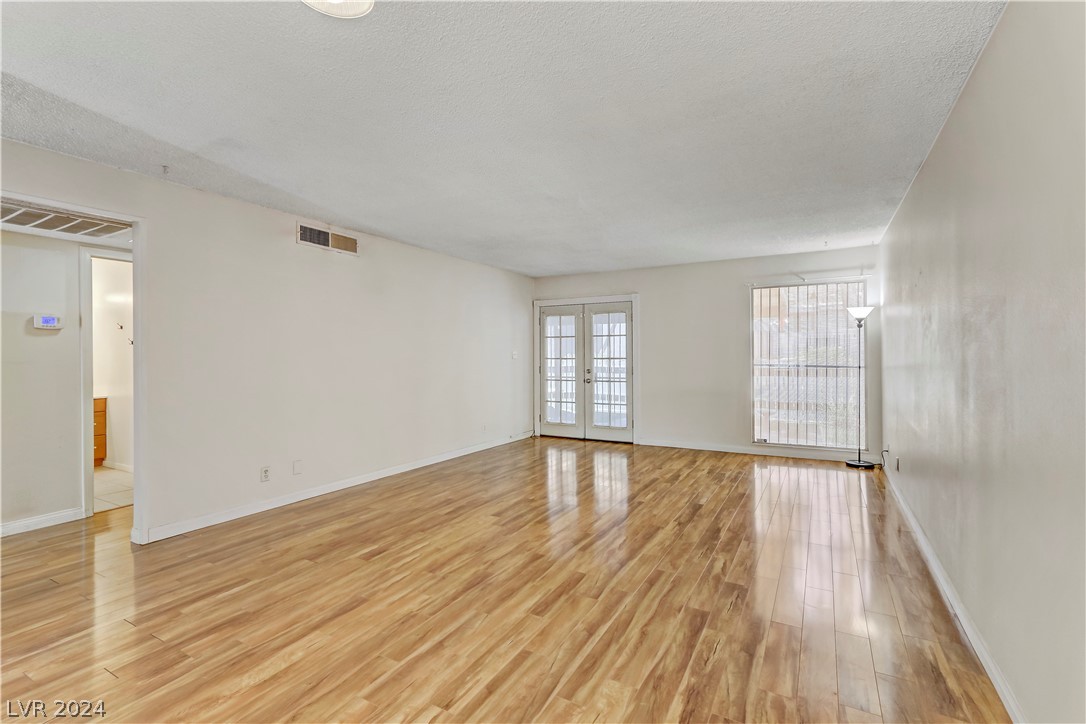 4041 Great Plains Way 0