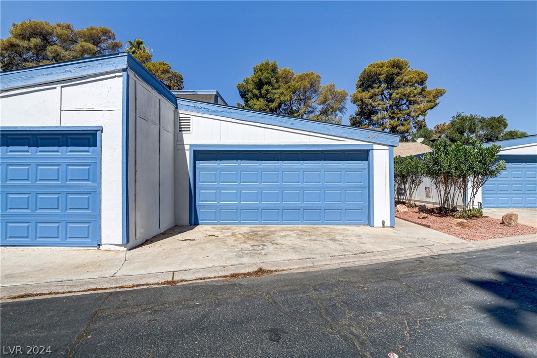 4041 Great Plains Way 0
