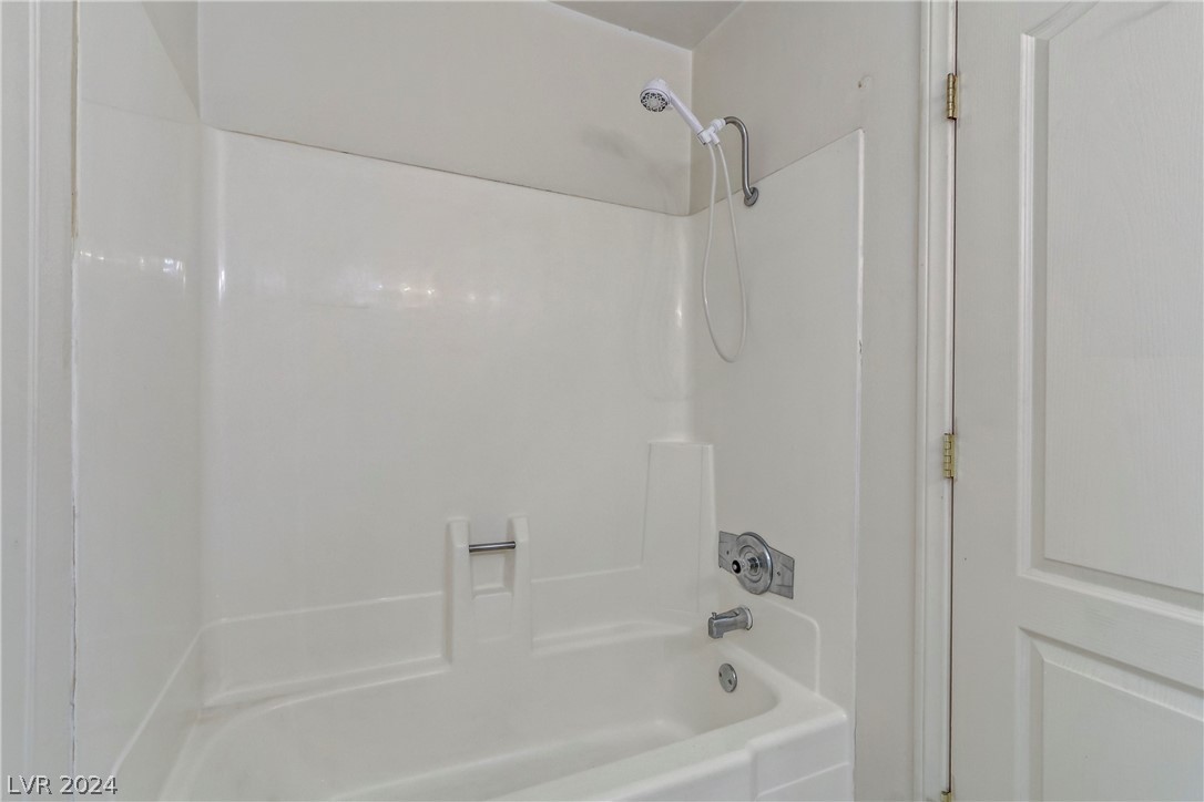 4041 Great Plains Way 0