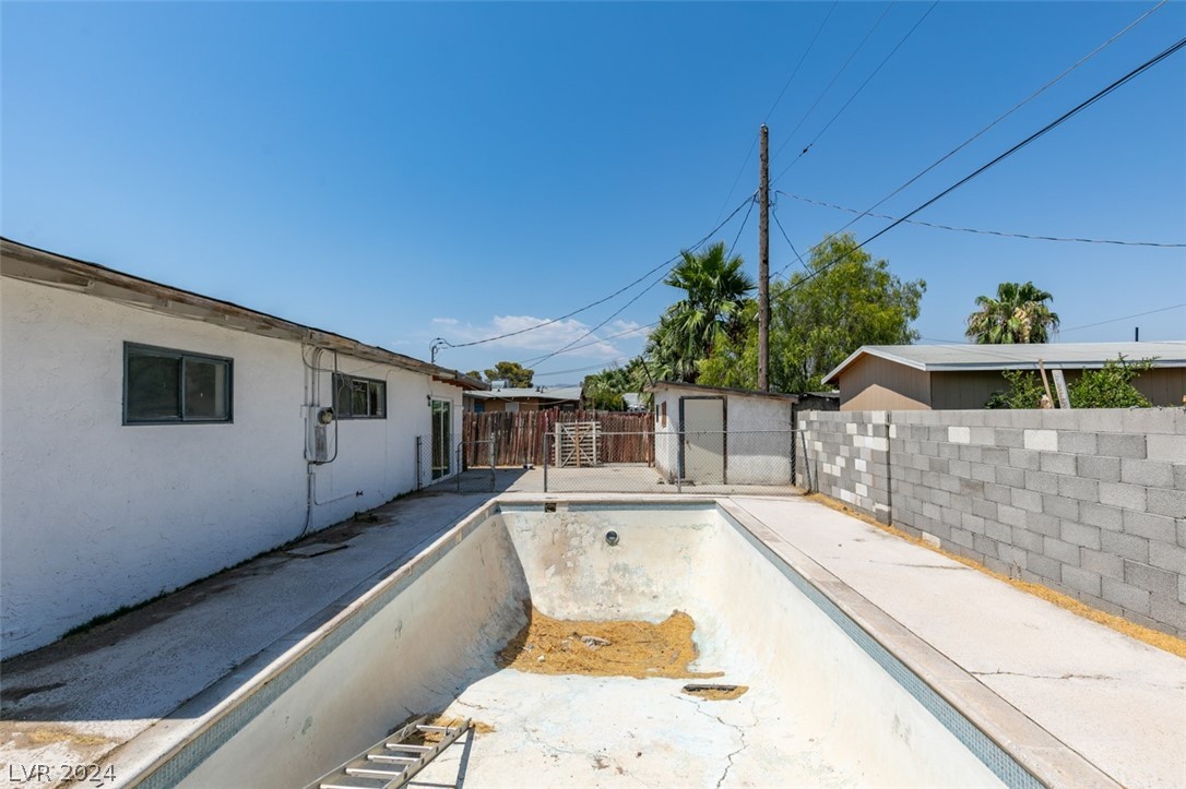 2716 Salt Lake Street
