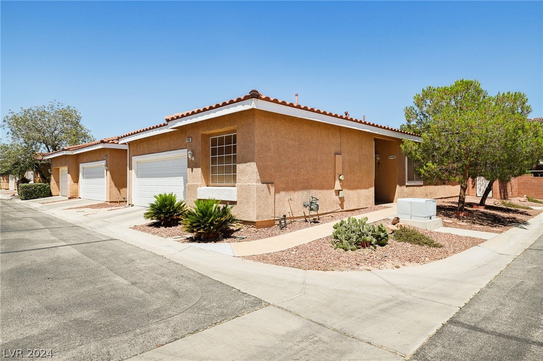 9168 Hedge Rock Street
