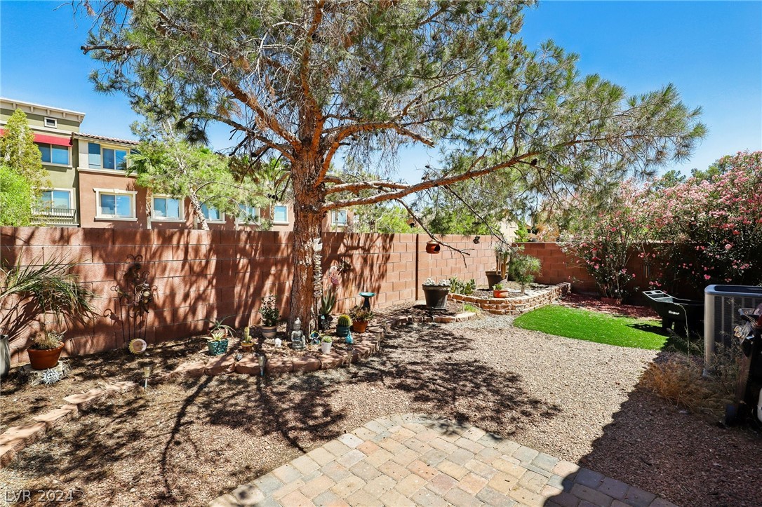 9168 Hedge Rock Street