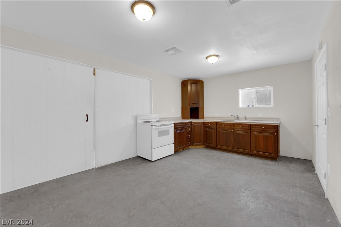 3090 Gay Street
