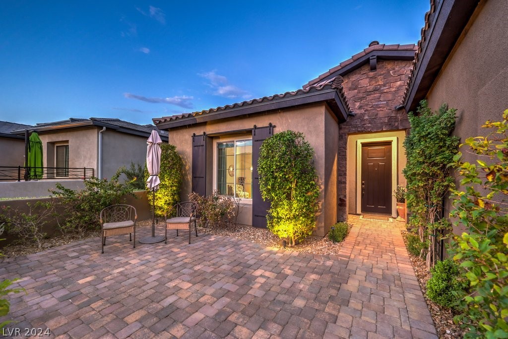 40 Stone Yucca Court