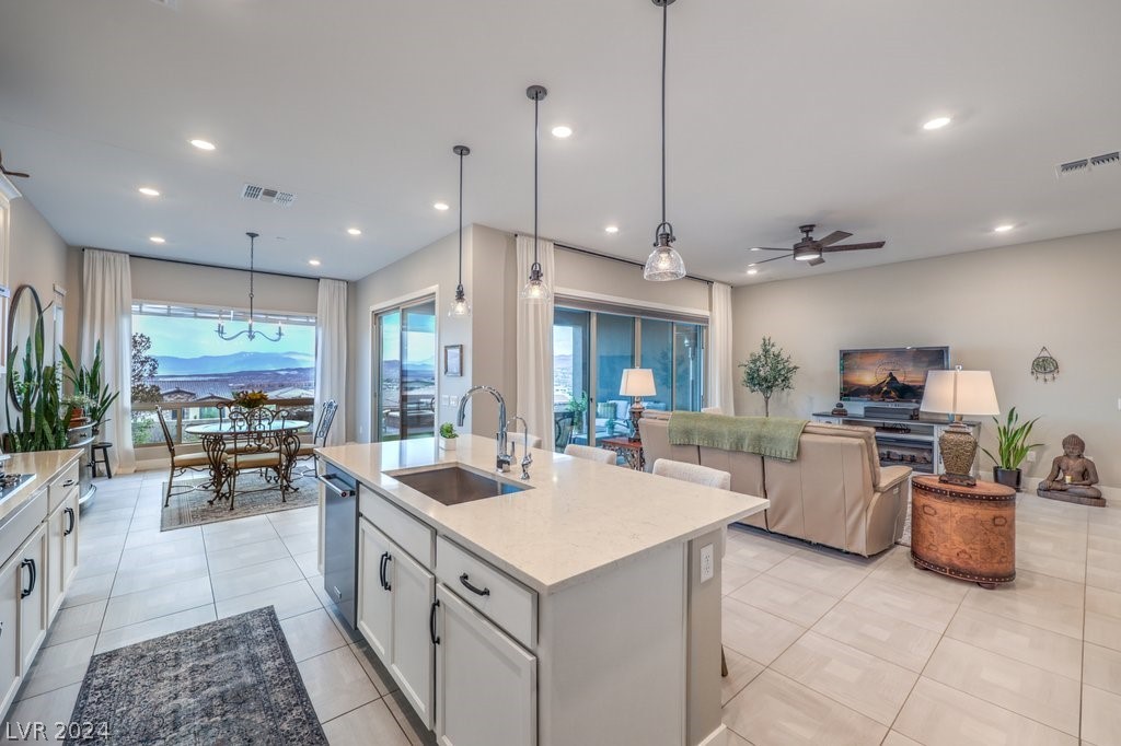 40 Stone Yucca Court