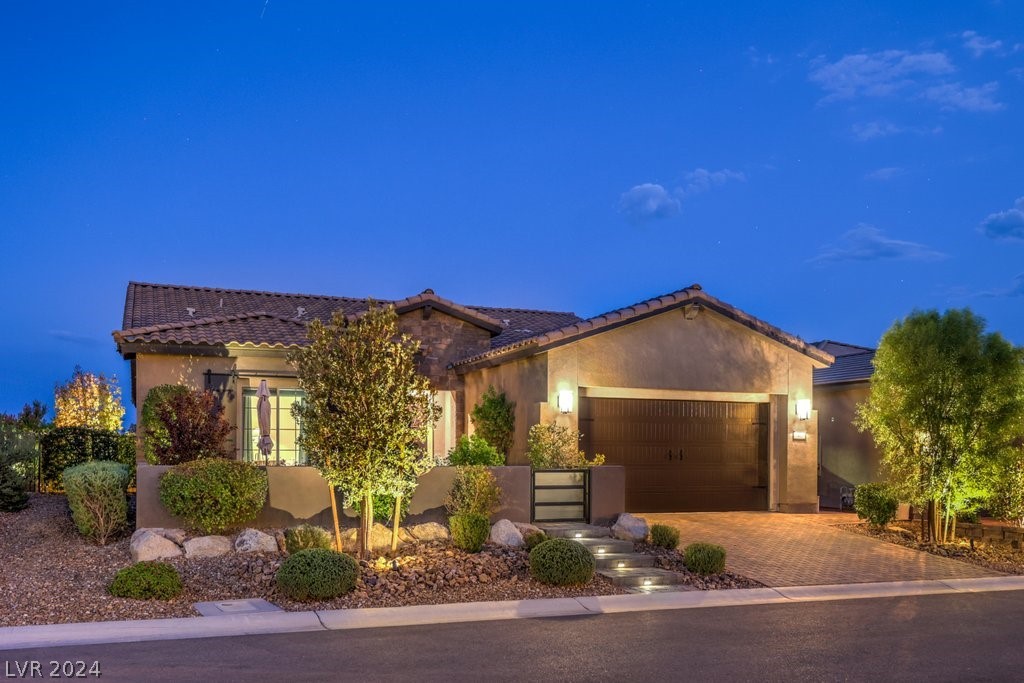 40 Stone Yucca Court