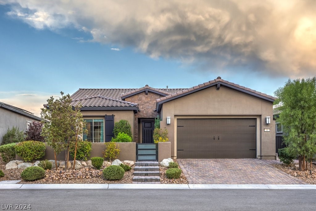 40 Stone Yucca Court