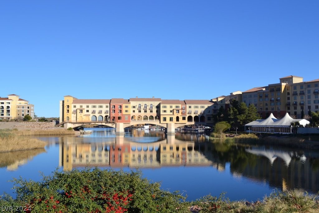 40 Stone Yucca Court