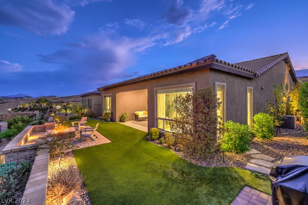 40 Stone Yucca Court