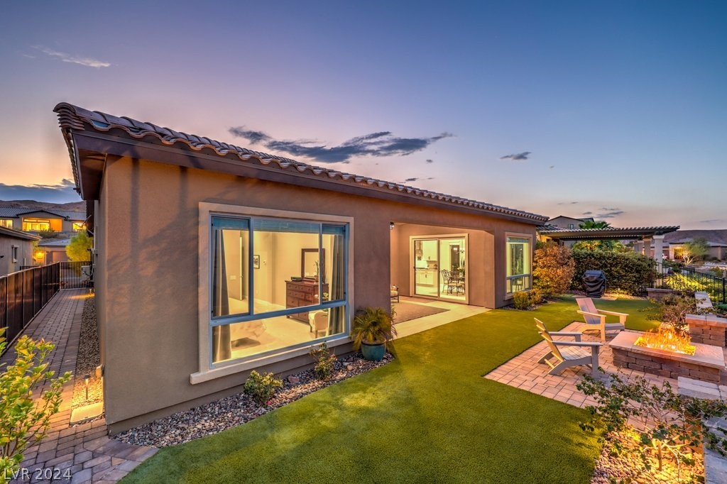 40 Stone Yucca Court