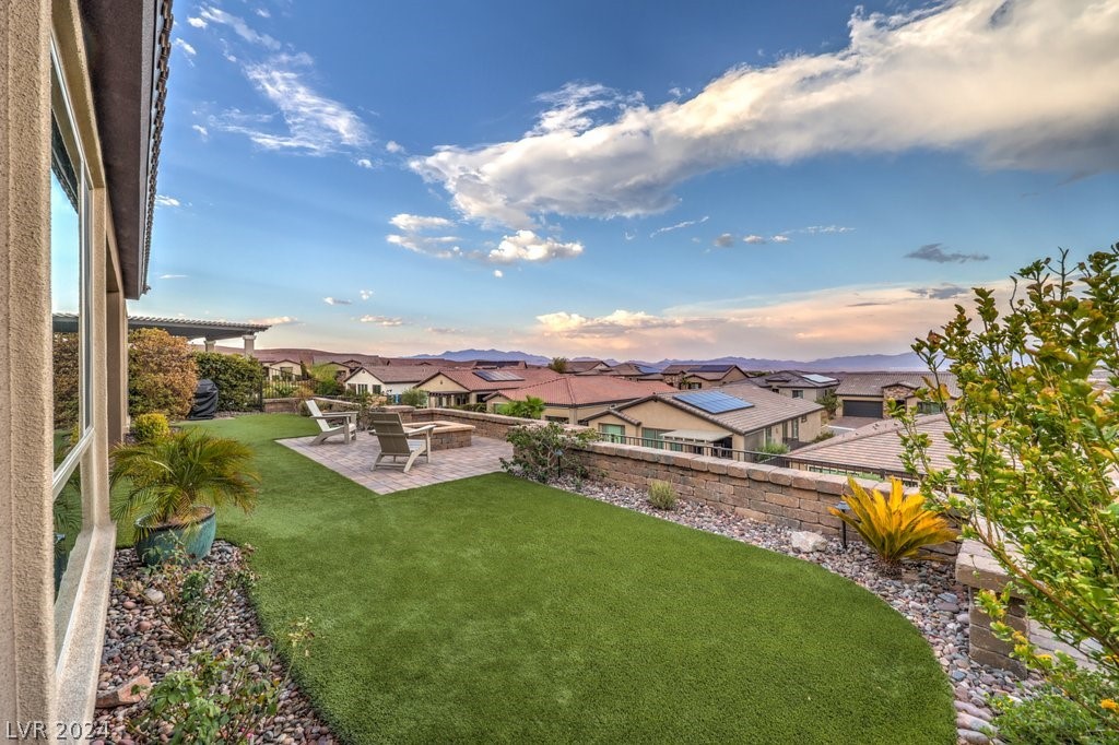 40 Stone Yucca Court