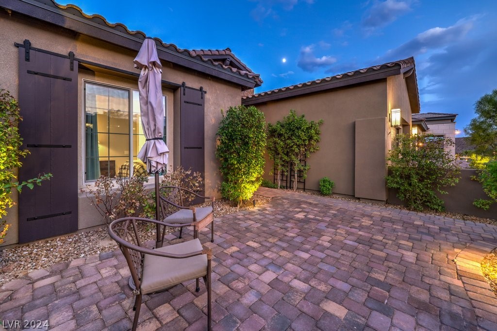 40 Stone Yucca Court