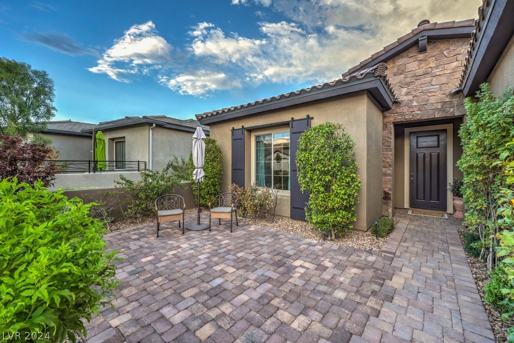 40 Stone Yucca Court