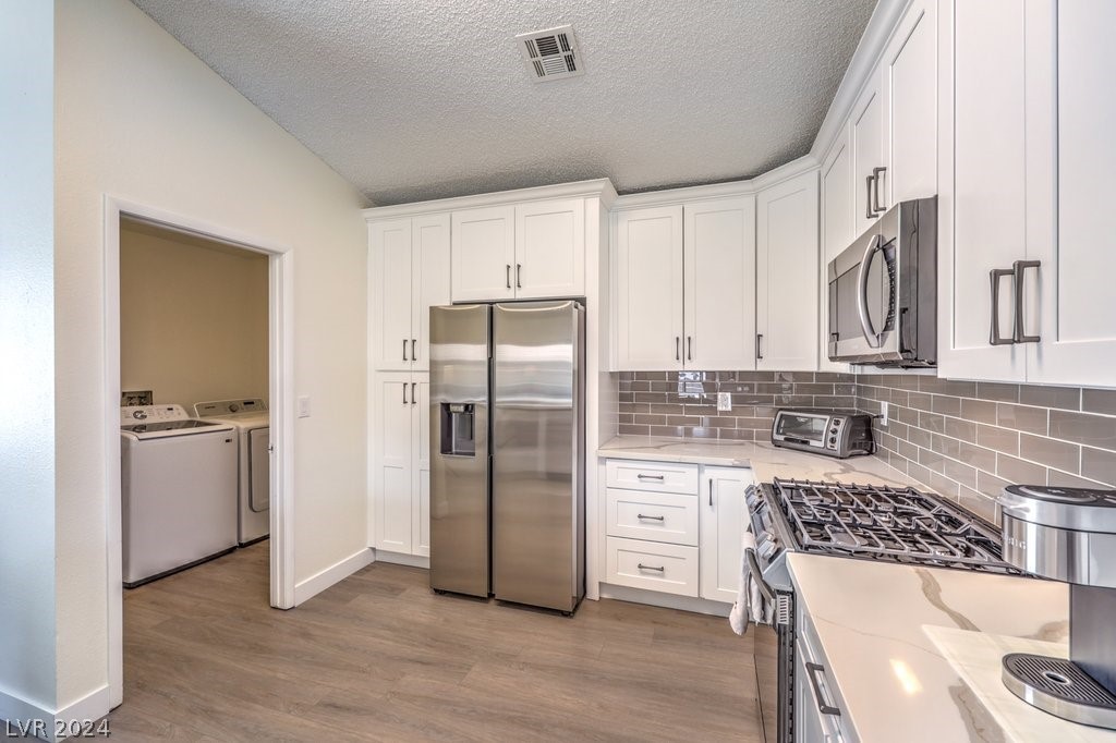 9101 Safeport Cove Court