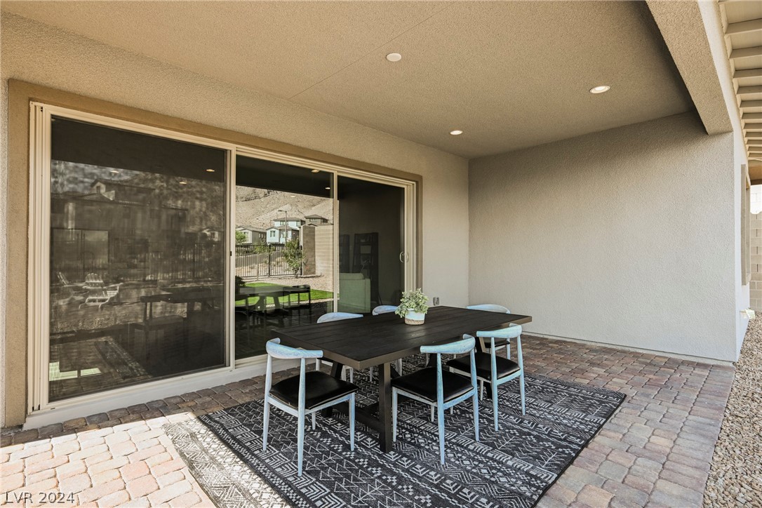 11736 Hatchling Avenue