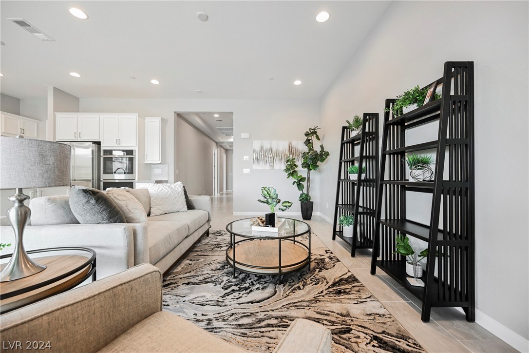 11736 Hatchling Avenue