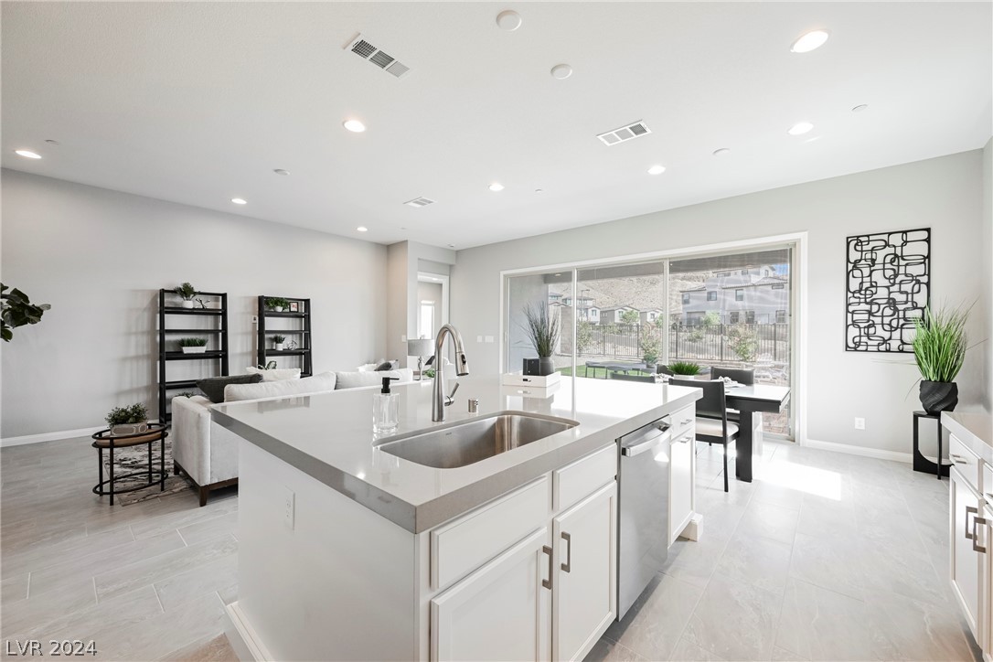 11736 Hatchling Avenue