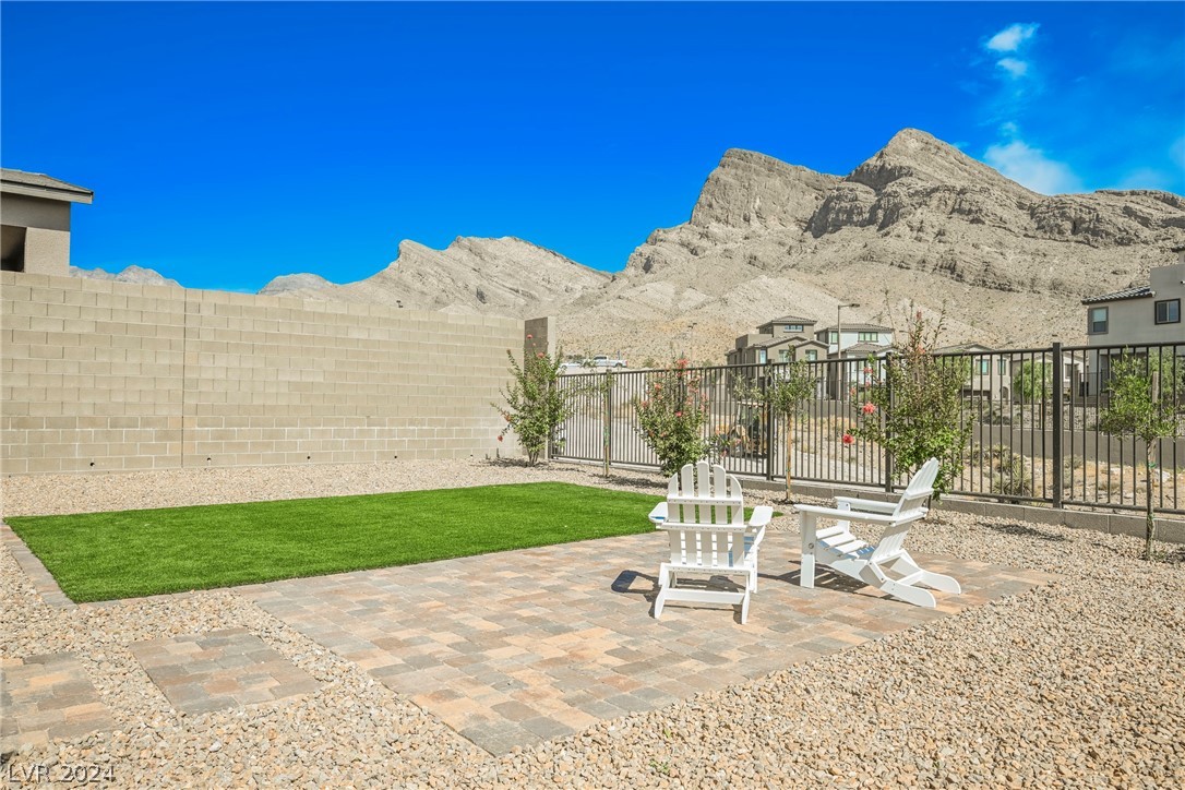 11736 Hatchling Avenue