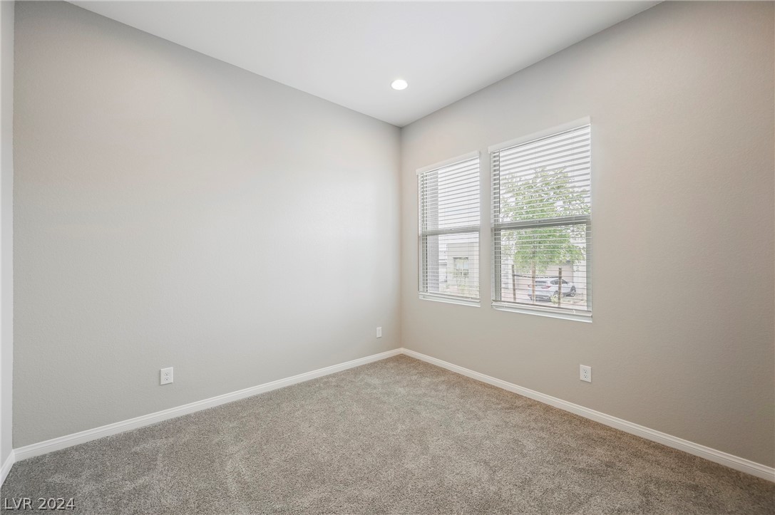 11736 Hatchling Avenue