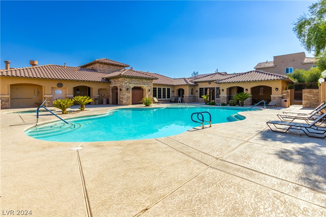 10472 Blue Rock Street