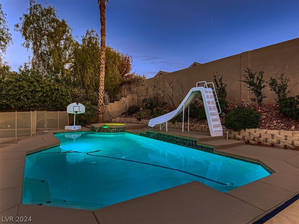 2279 Feathertree Avenue