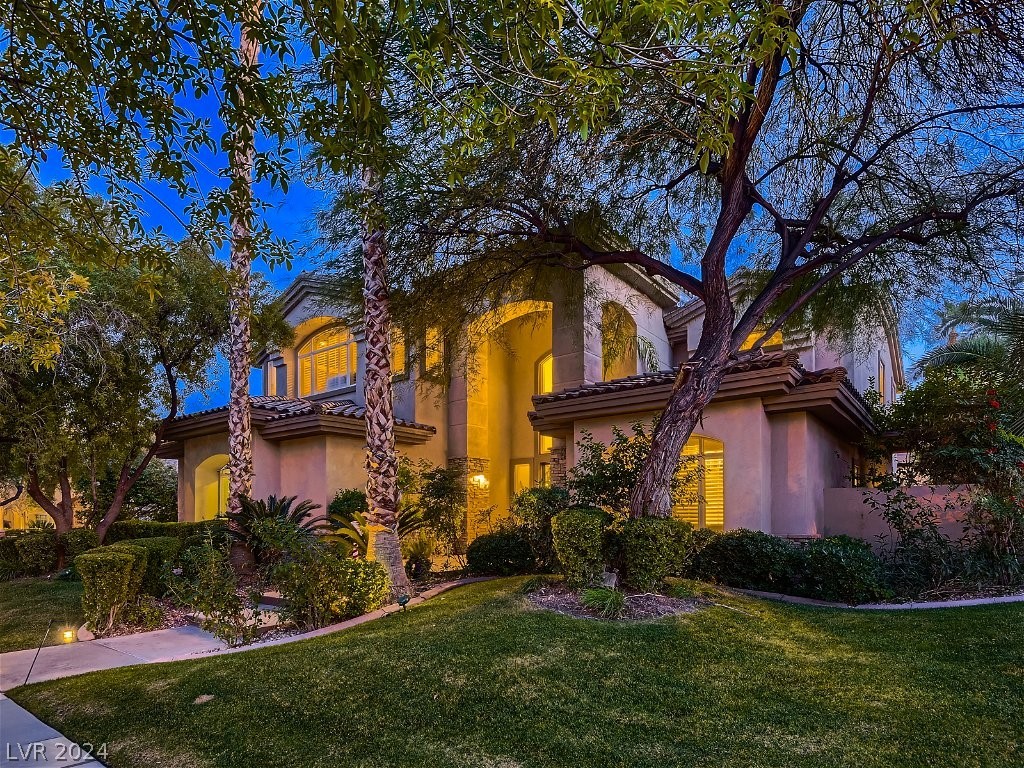 2279 Feathertree Avenue