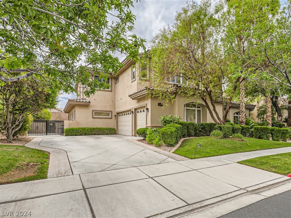 2279 Feathertree Avenue