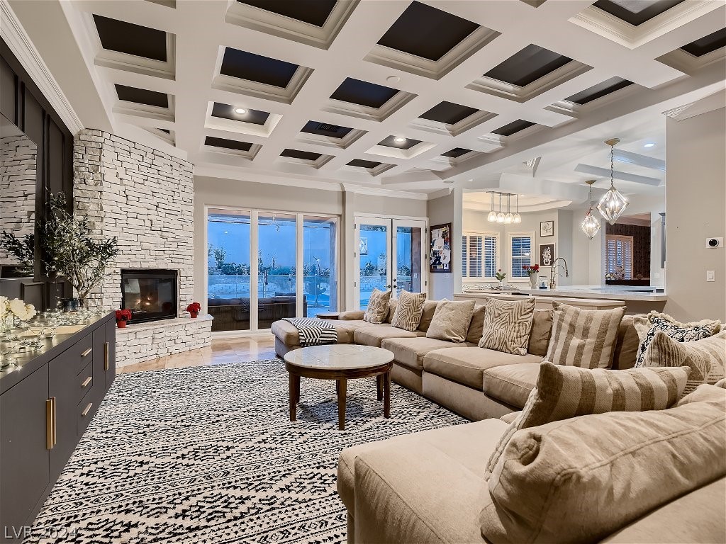 2279 Feathertree Avenue