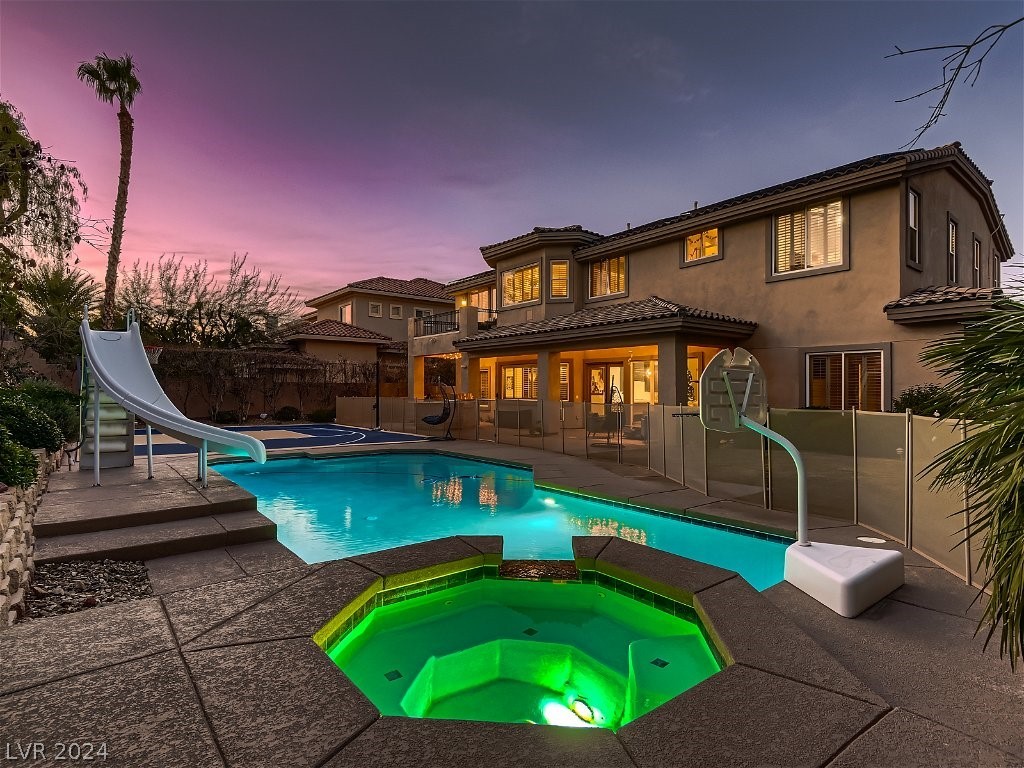 2279 Feathertree Avenue