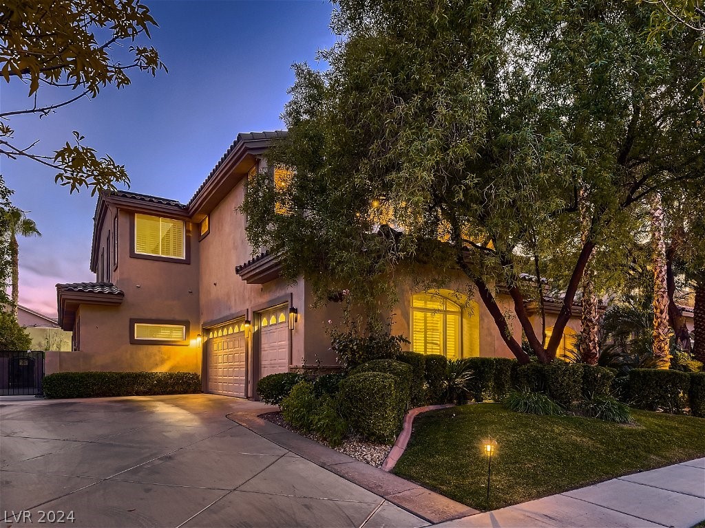 2279 Feathertree Avenue