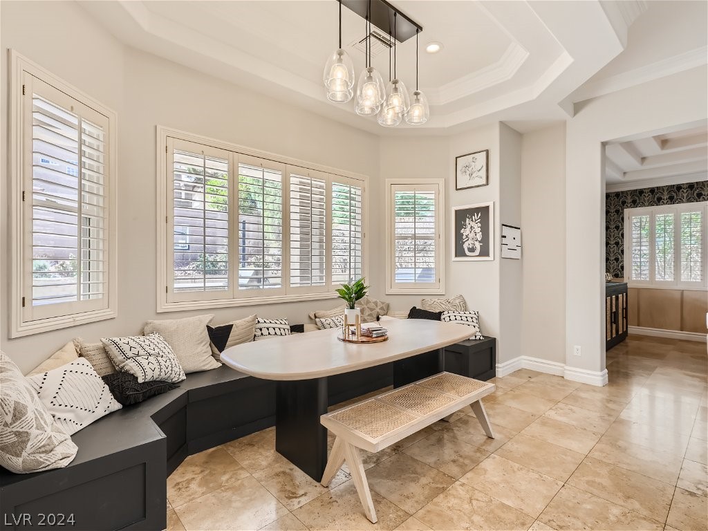 2279 Feathertree Avenue