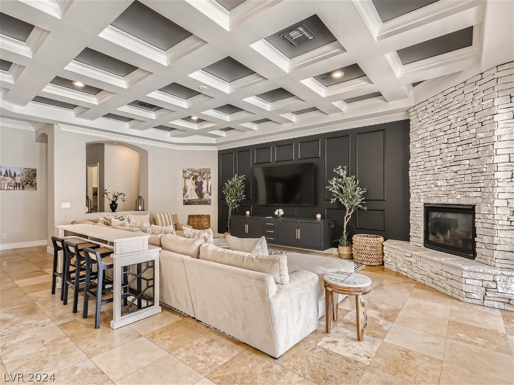 2279 Feathertree Avenue