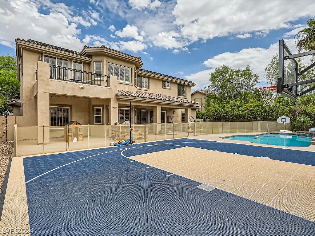 2279 Feathertree Avenue