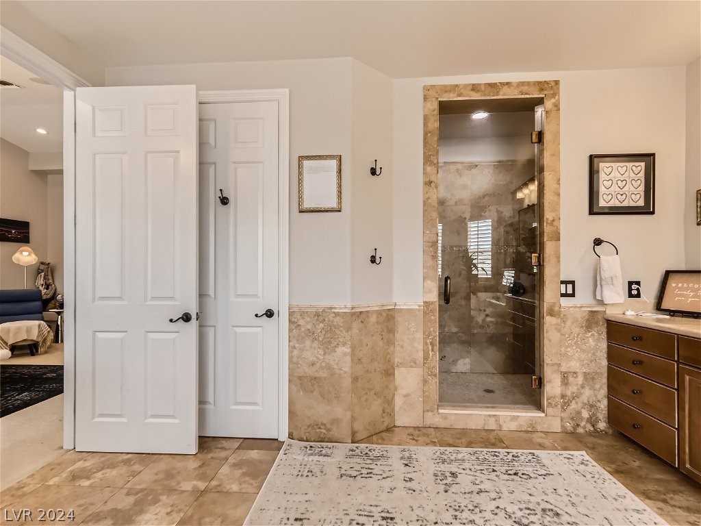 2279 Feathertree Avenue