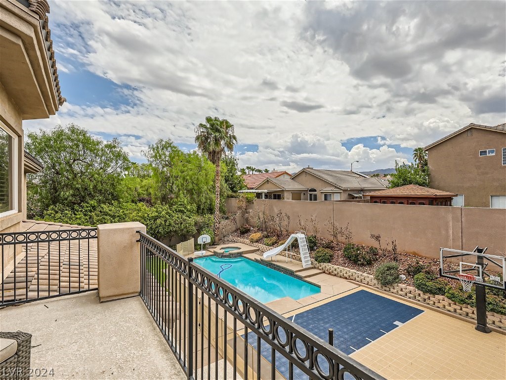 2279 Feathertree Avenue