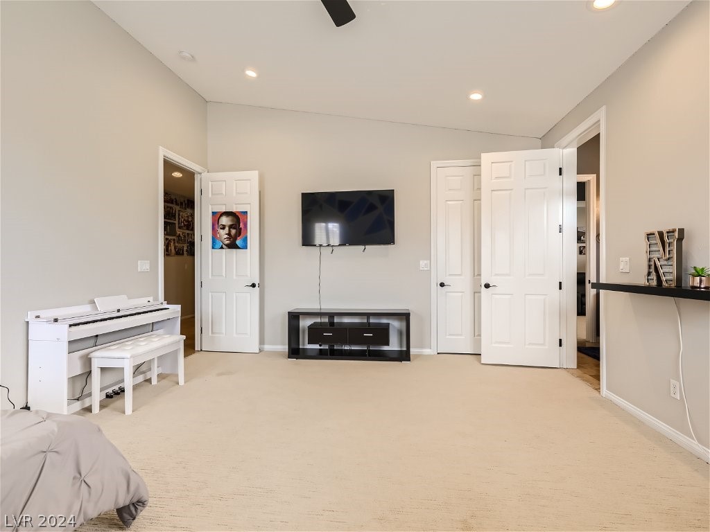 2279 Feathertree Avenue