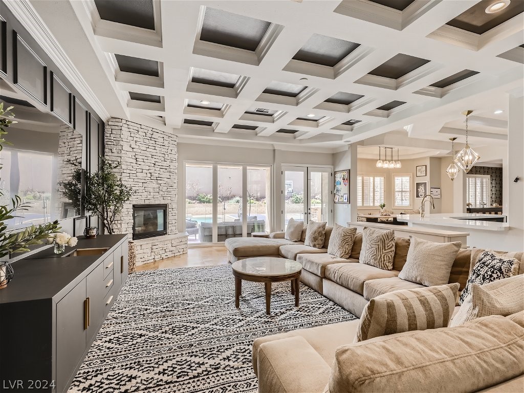 2279 Feathertree Avenue