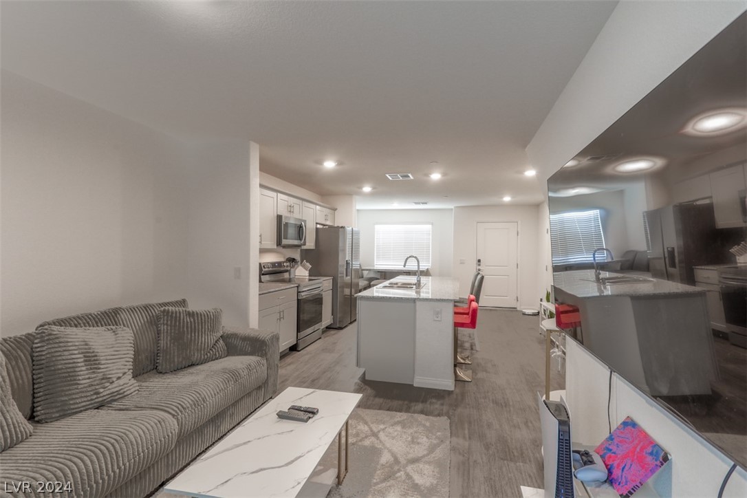 2727 Tahiti Grape Way 3