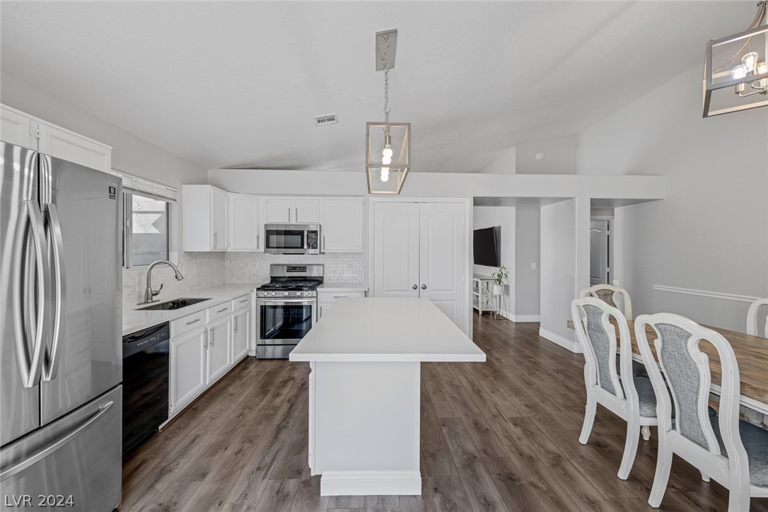 4330 Roaming Breeze Road