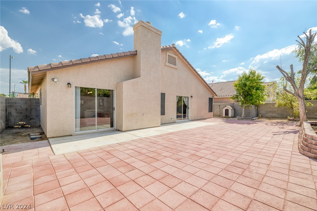 4330 Roaming Breeze Road