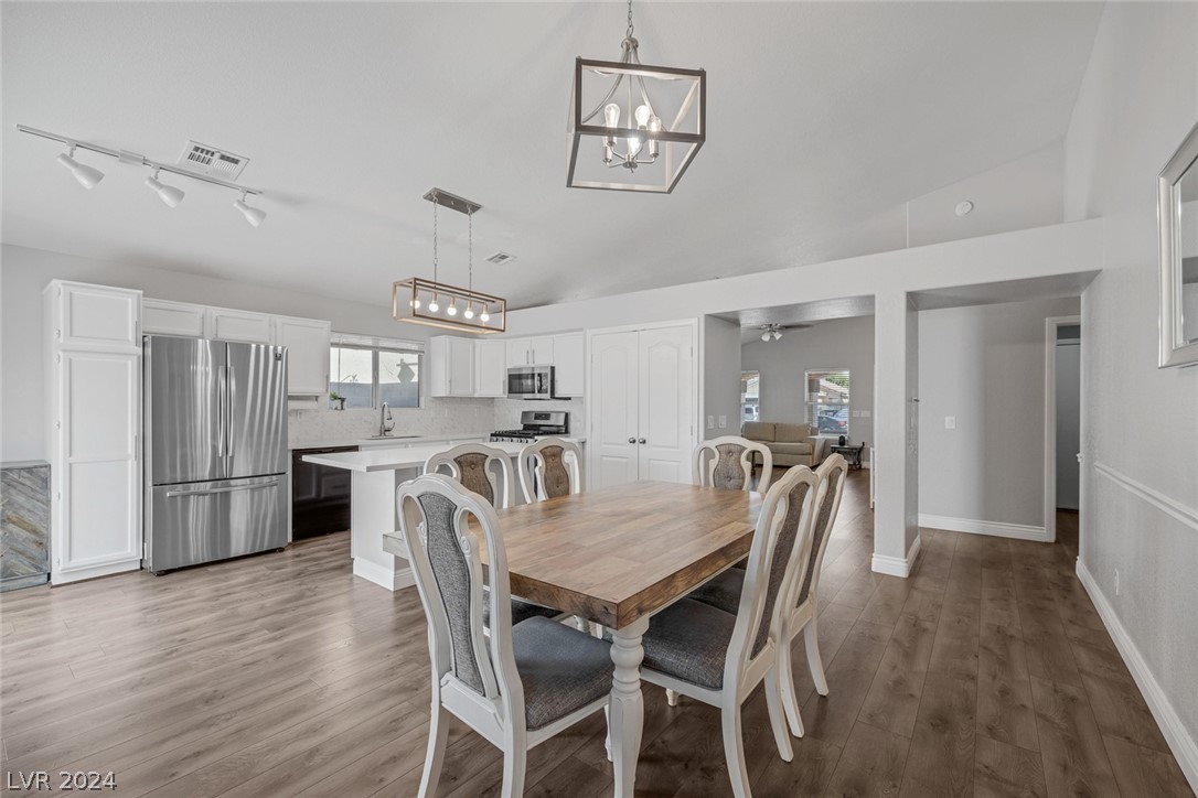 4330 Roaming Breeze Road
