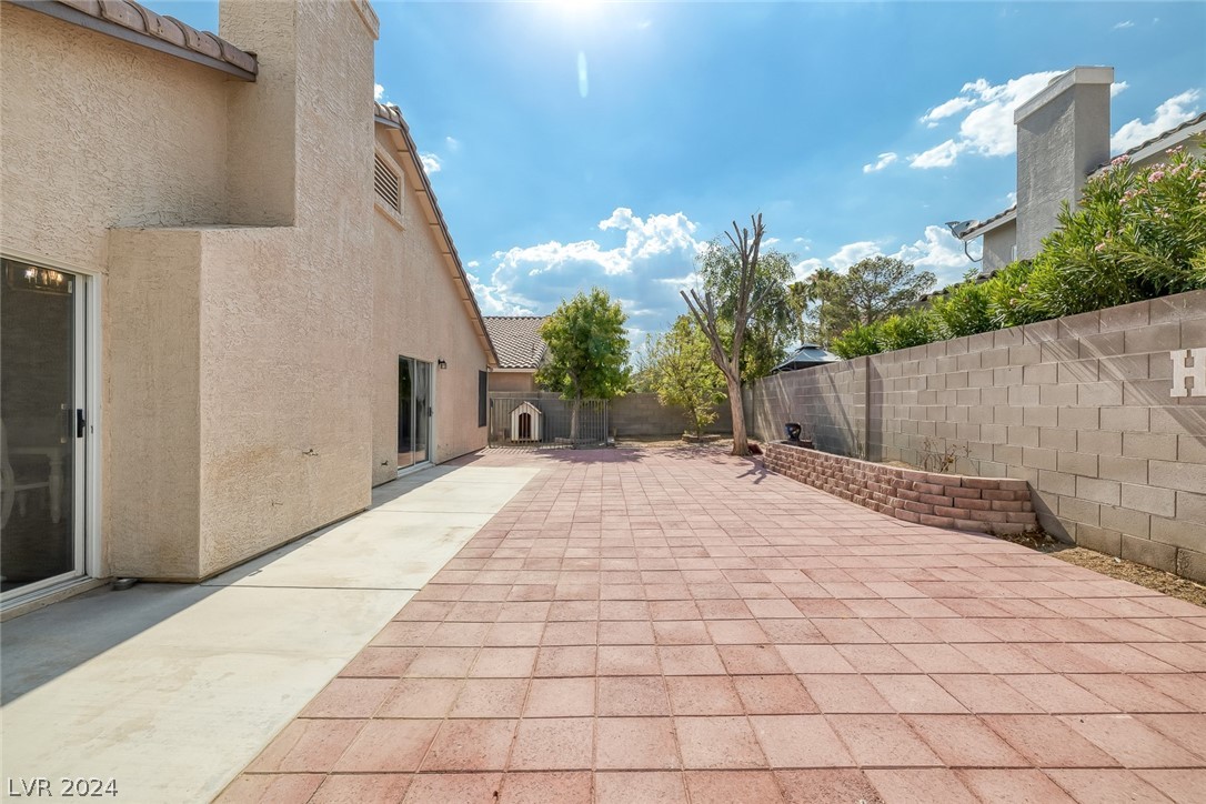 4330 Roaming Breeze Road