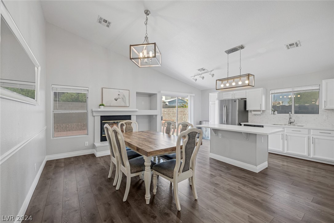 4330 Roaming Breeze Road