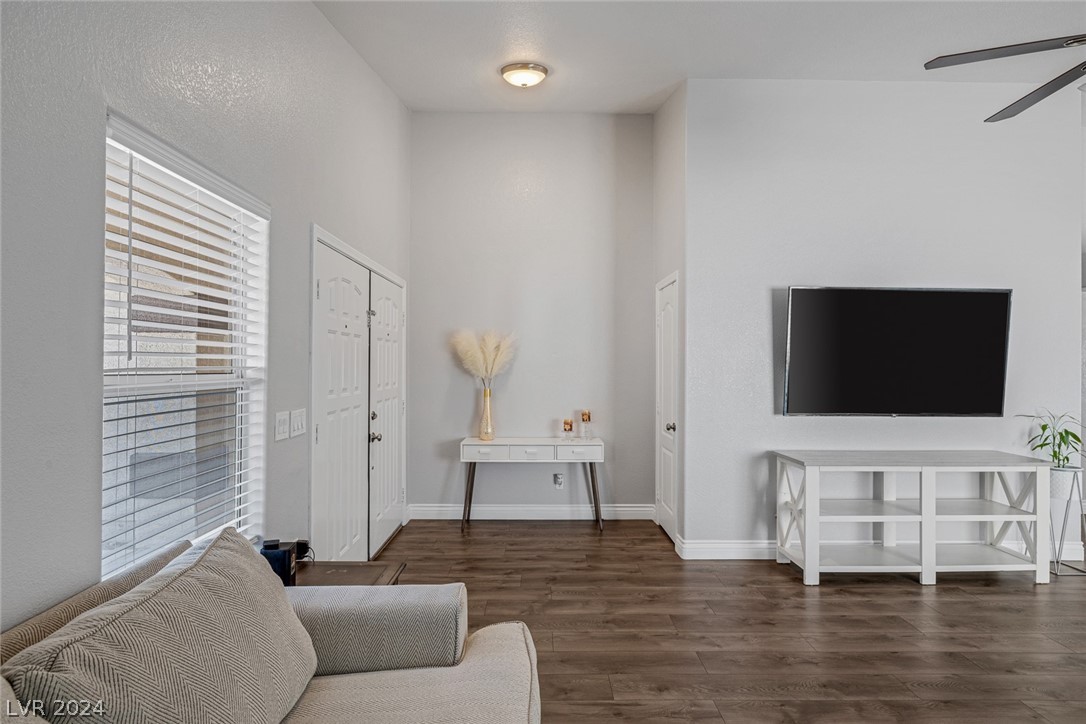 4330 Roaming Breeze Road