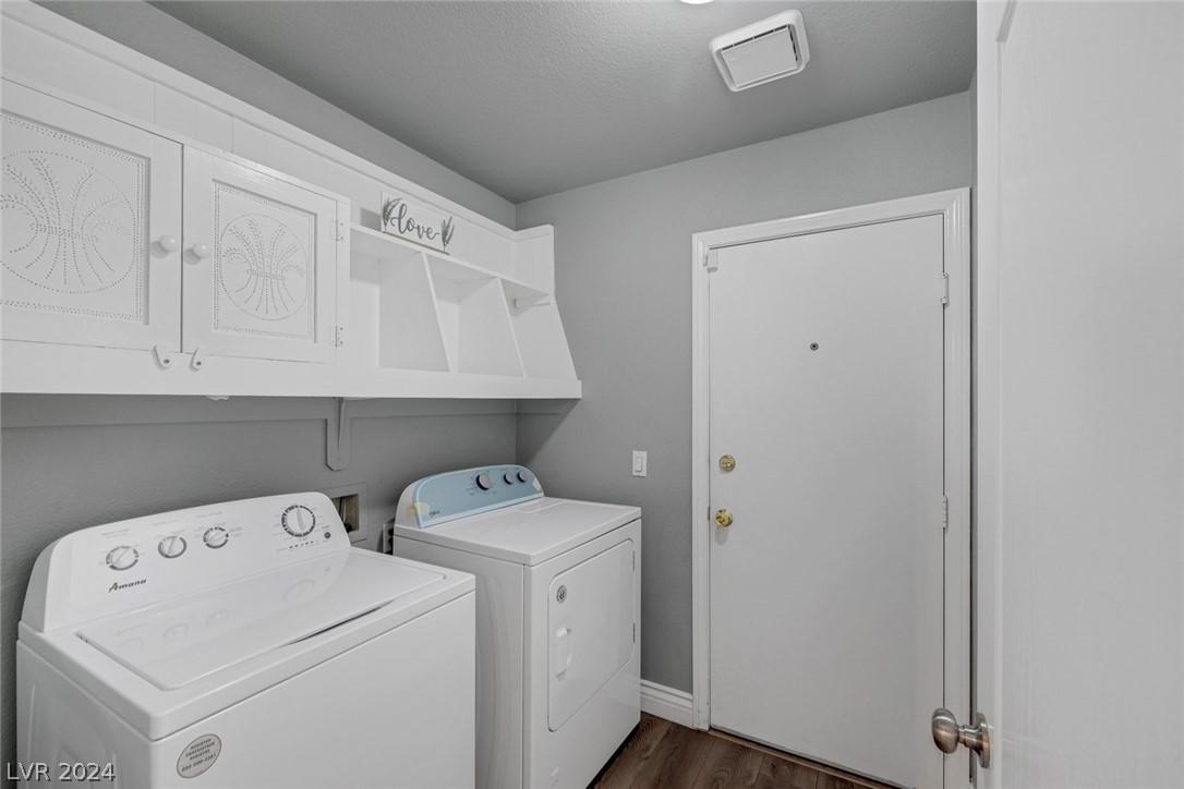 4330 Roaming Breeze Road