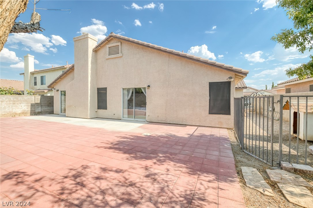 4330 Roaming Breeze Road