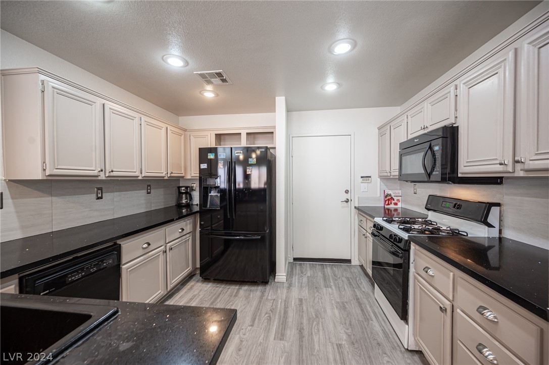 1453 Blisworth Court 101