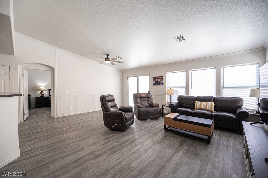 1453 Blisworth Court 101