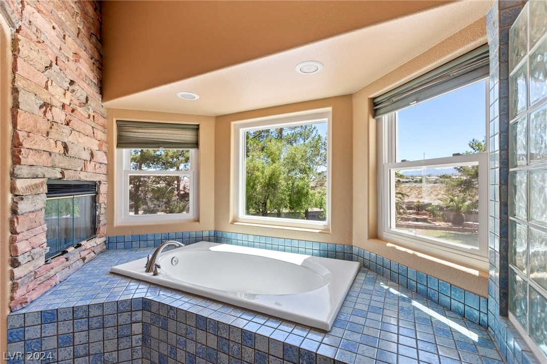 4315 North Bonita Vista Street