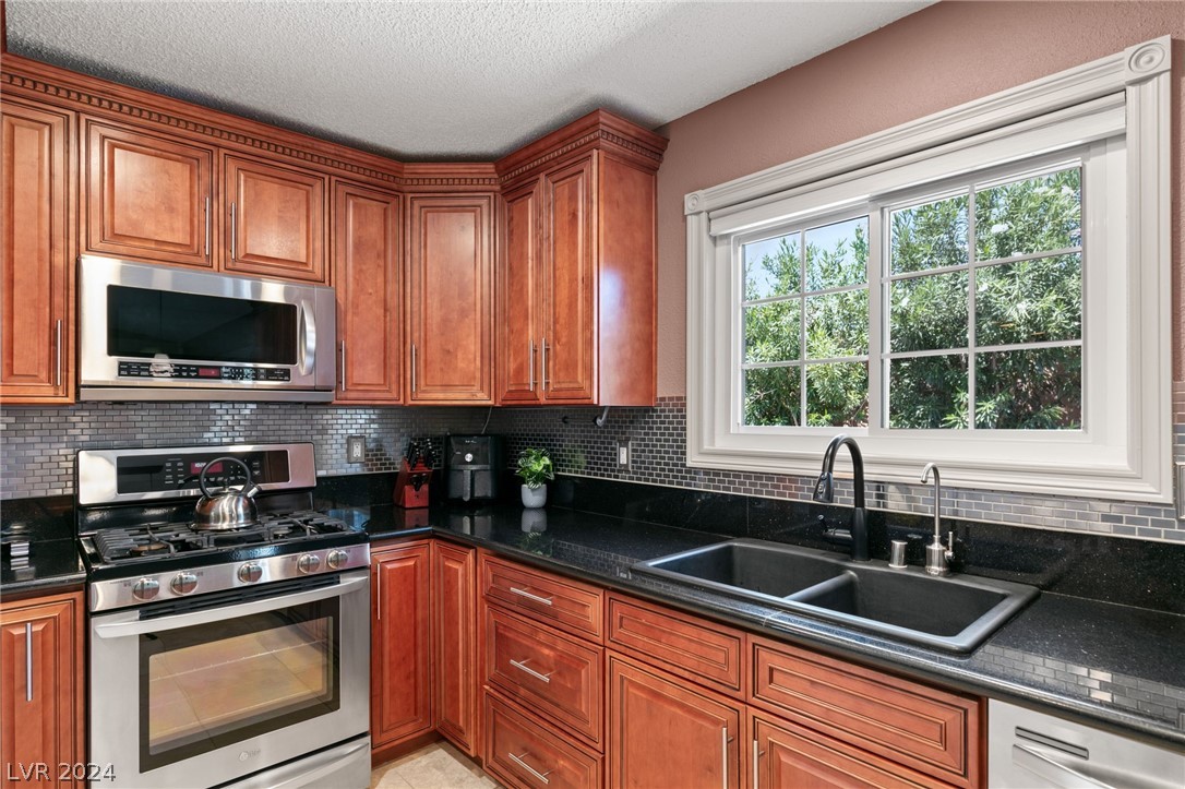 3933 Avocado Drive